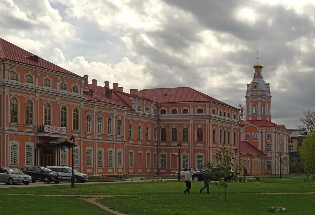 Корпуса спб. Митрополичий корпус Александро-Невской Лавры. Александро-Невская Лавра митрополичий корпус. Митрополичий дом Александро-Невской Лавры. Митрополичий сад Александро-Невской Лавры.