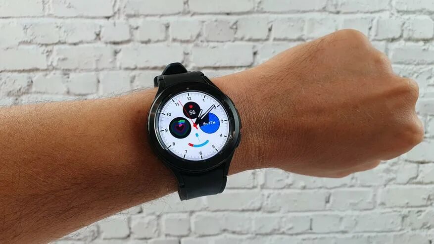 Обзор часов samsung watch. Смарт-часы Samsung Galaxy watch 4. AOD watch Samsung. Самсунг вотч 4 обзор. Samsung watch 4 Pro.