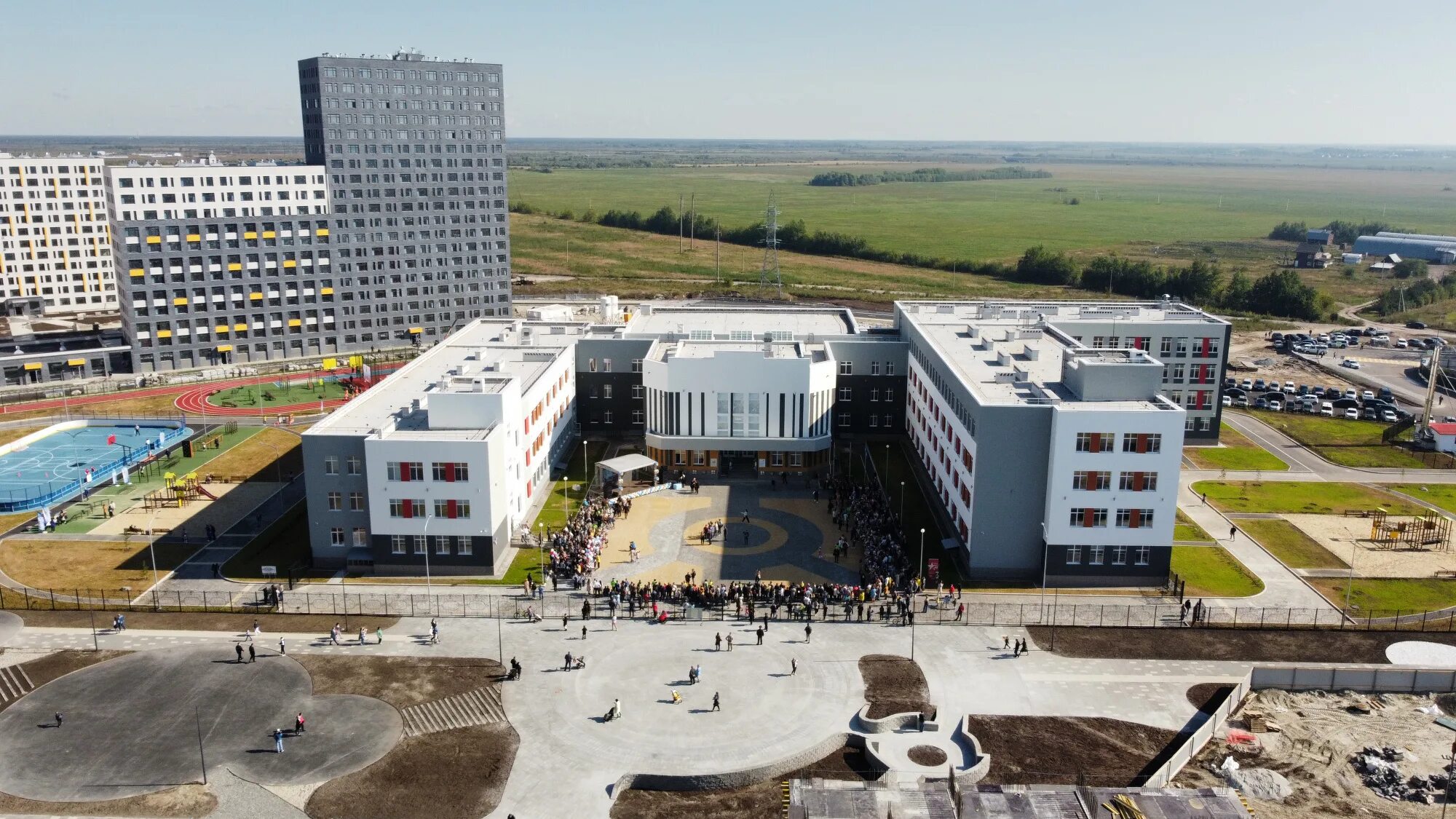 Школа в Звездном Городке Тюмень. Новая школа на Зелинского Менделеева в Тюмени. Школа на мысу в Тюмени. Школа 48 Тюмень Карбышев. Школа 48 корпус тюмень