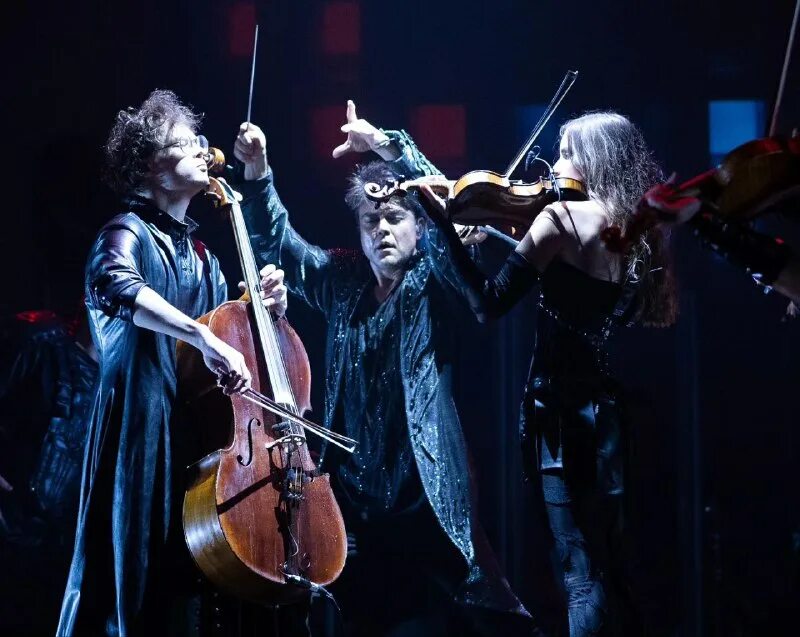 би 2 с оркестром. симфонические рок хиты властелин тьмы concord orchestra. би-2 в кремле с симфоническим оркестром. Kruspe гитара. пар салиан последнее испытание.