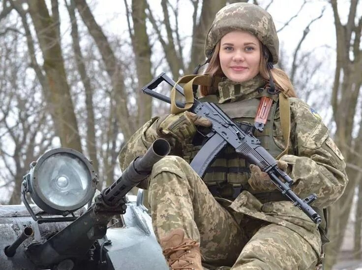Девушки военнослужащие украины. Украинки в форме. Боевые украинки. Украинки в форме. Боевые украинки.