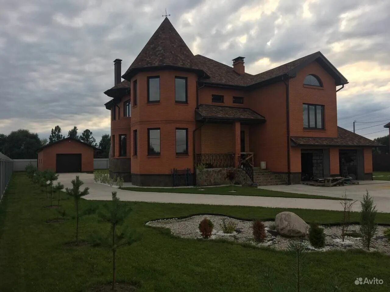 Дом в новгороде. Дом великий новгород. коттедж в григорово великий новгород. коттеджи великий новгород. загородный дом великий новгород.