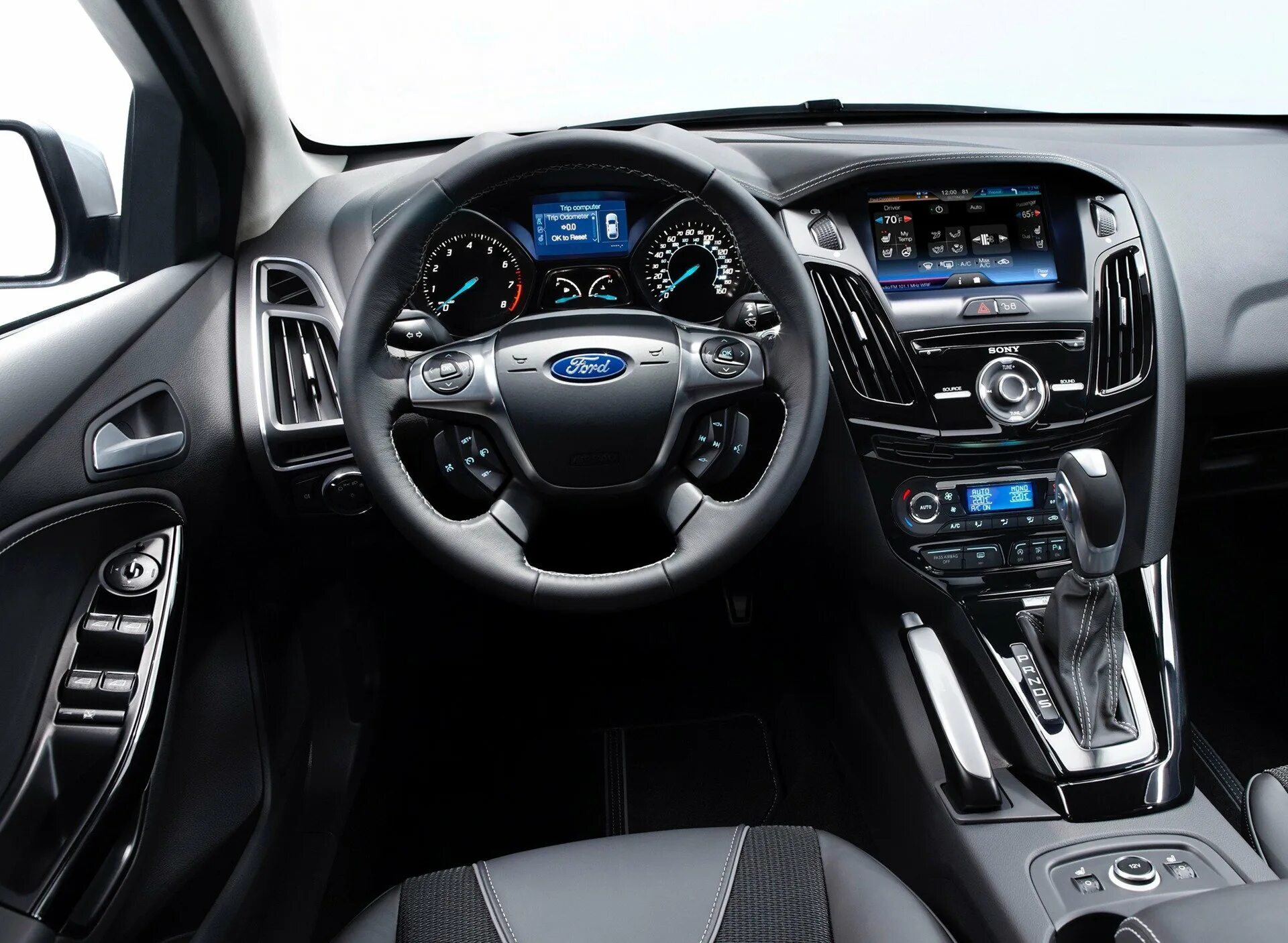 Ford focus 3 рестайлинг 2018. Форд фокус 3 отзывы. Ford focus 2011 седан салон. Форд фокус 2012 салон. Форд фокус 3 хэтчбек 2012 салон.