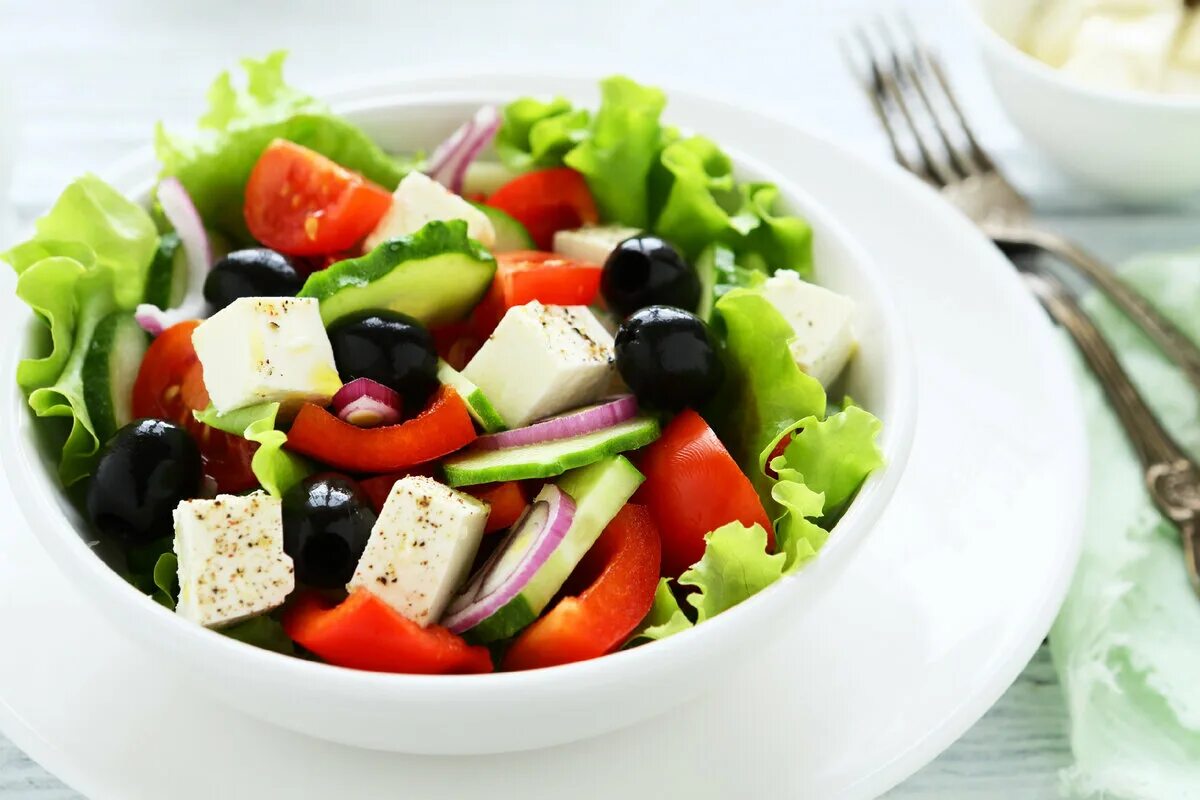 Греческий салат Хорьятики. Greek Salad(греческий салат). Хориатики греческий. Овощной салат классический. Healthy salad