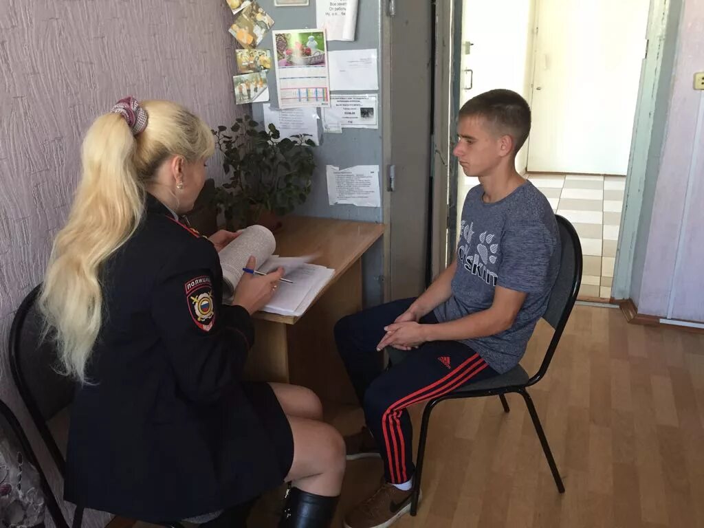 По делам несовершеннолетних девочки. Пдн инспектор по делам несовершеннолетних. инспектор полиции по делам несовершеннолетних. инспектор по делам несоверше. форма инспектора по делам несовершеннолетних.