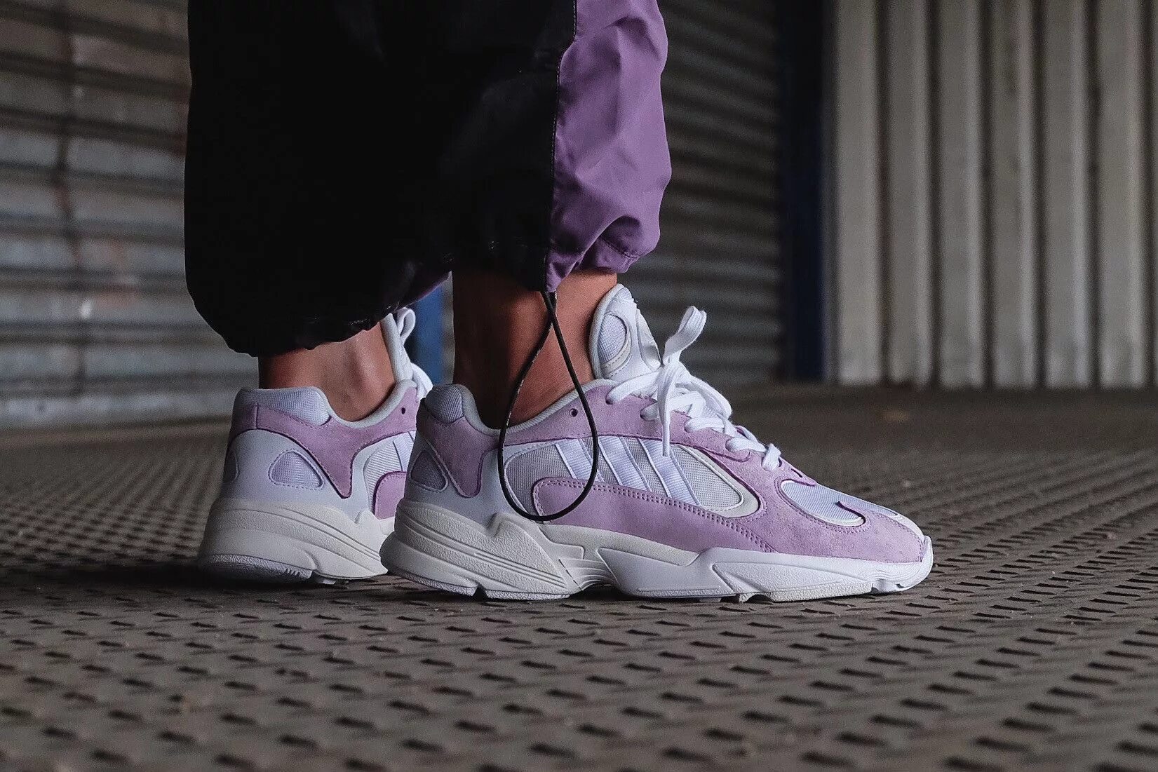 Yung s extras. Yung 1 адидас. adidas yung 1 purple. кроссовки adidas originals yung 1. adidas young 1 white.