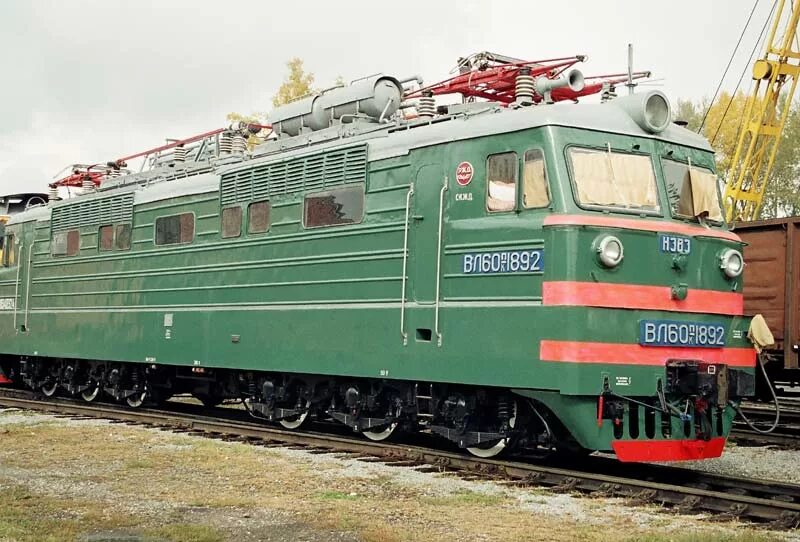 Вл60 электровоз. НЭРЗ Новосибирский электровозоремонтный завод. Тбилисский электровозостроительный завод. Новочеркасский электровоз вл10. Электровозы выпускают