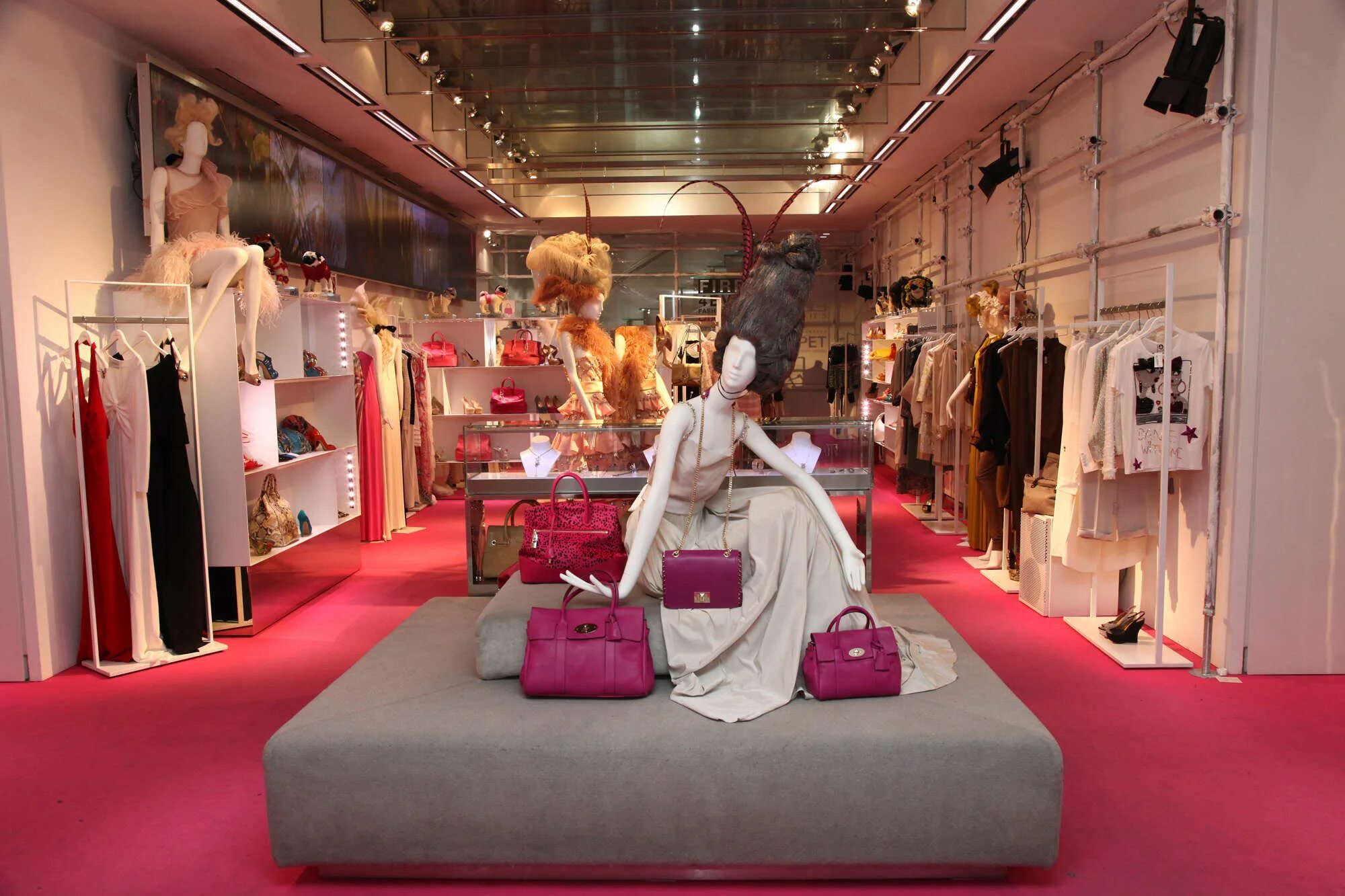 High End Clothing Boutique Shop interior design, Boutique interior design, Store