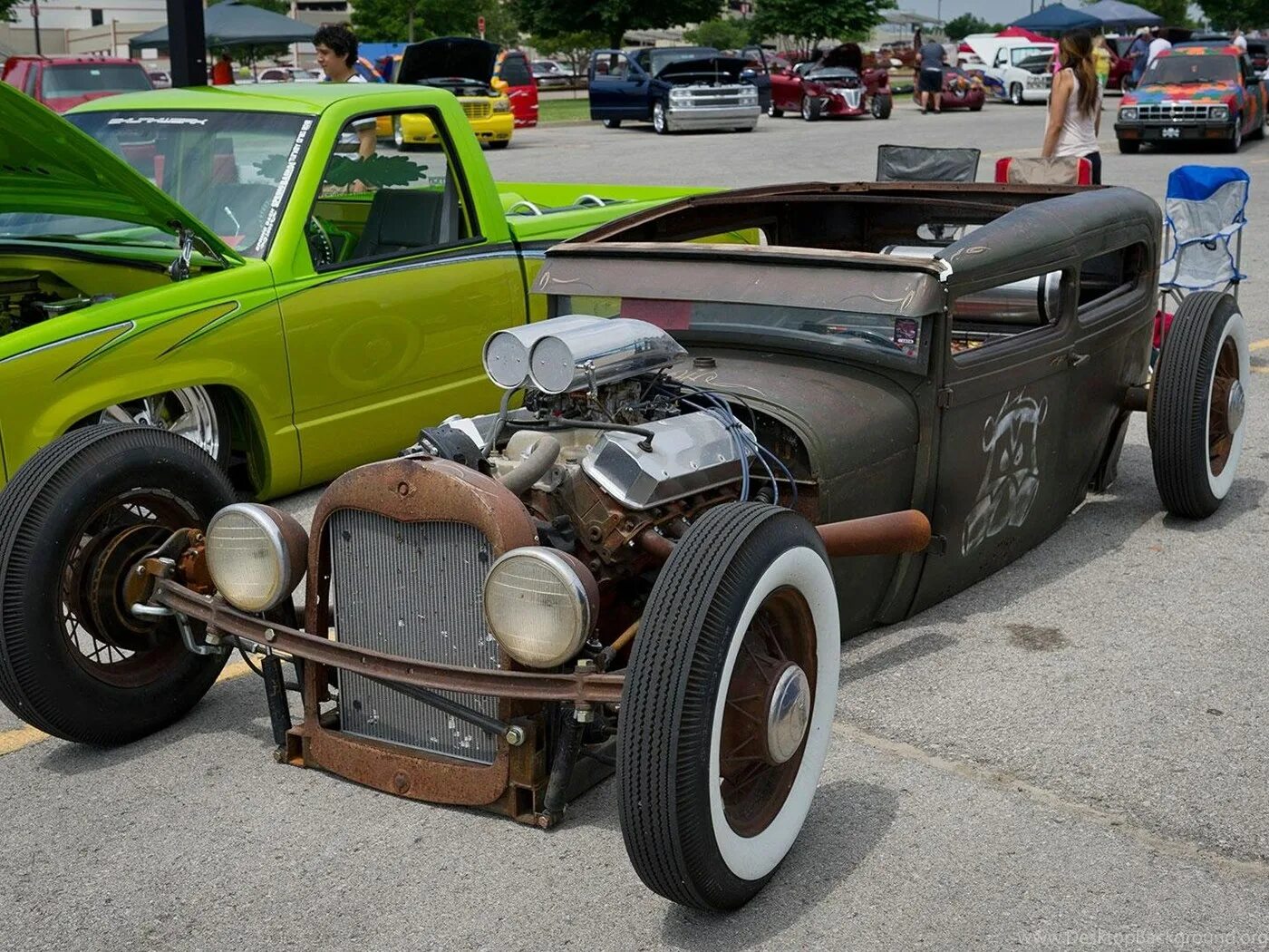 Найти рат. Рэт род. Rat Rod evacuator. Bentley Continental rat Rod. Ливрея Рэт род.