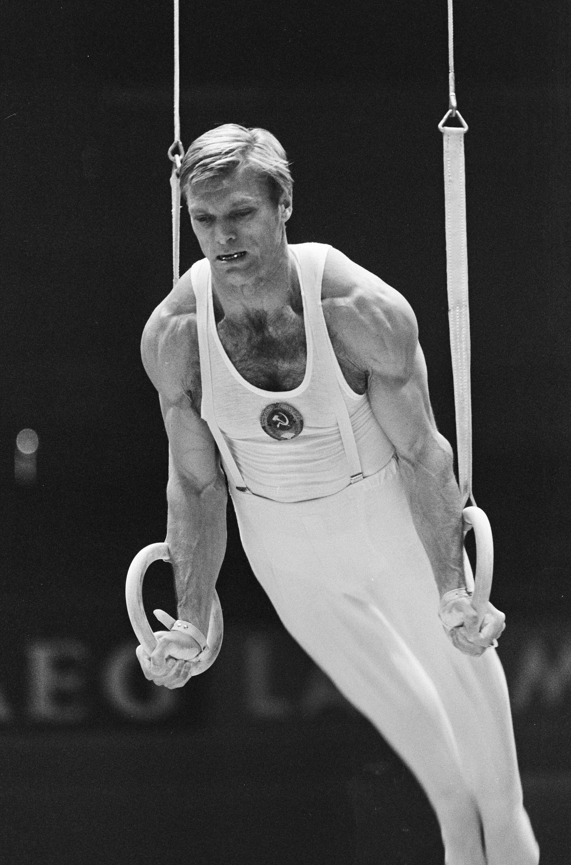 Советский гимнаст семикратный олимпийский чемпион. Б Шахлин и л Латынина гимнастика.