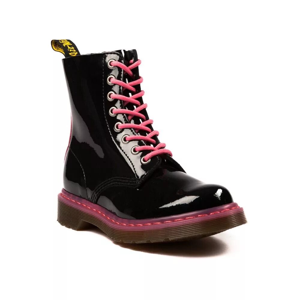 Черно розовые шнурки. Dr. Martens 1460 Bex Leather Boots. Мартинсы 1914 красные. Dr Martens красно черные. Розовые мартинсы.