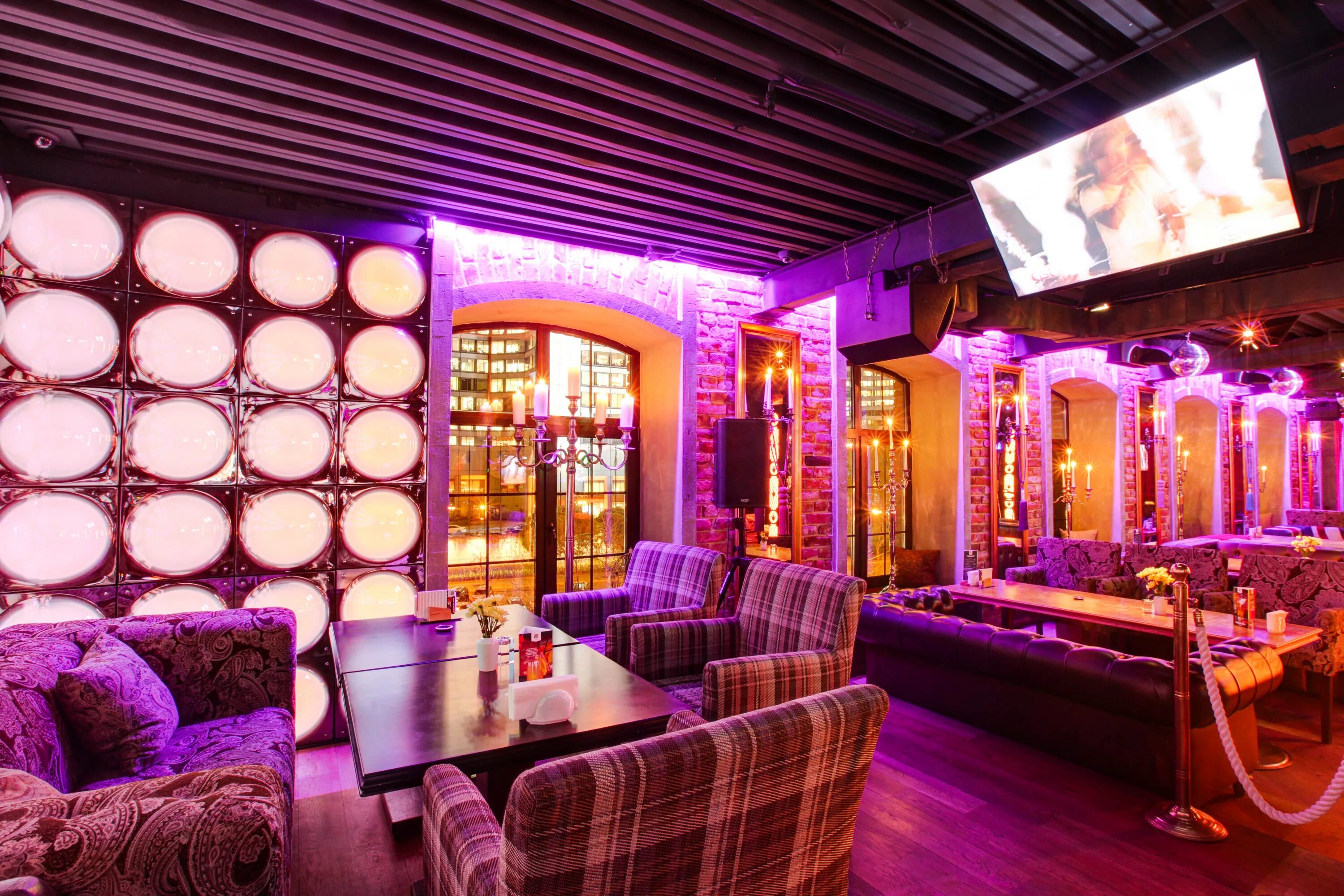 репертуар караоке баров. караоке фото. компания в караоке.