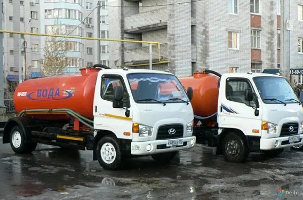 Подвоз технической воды. Водовозка Хендай. Машина для подвоза воды.