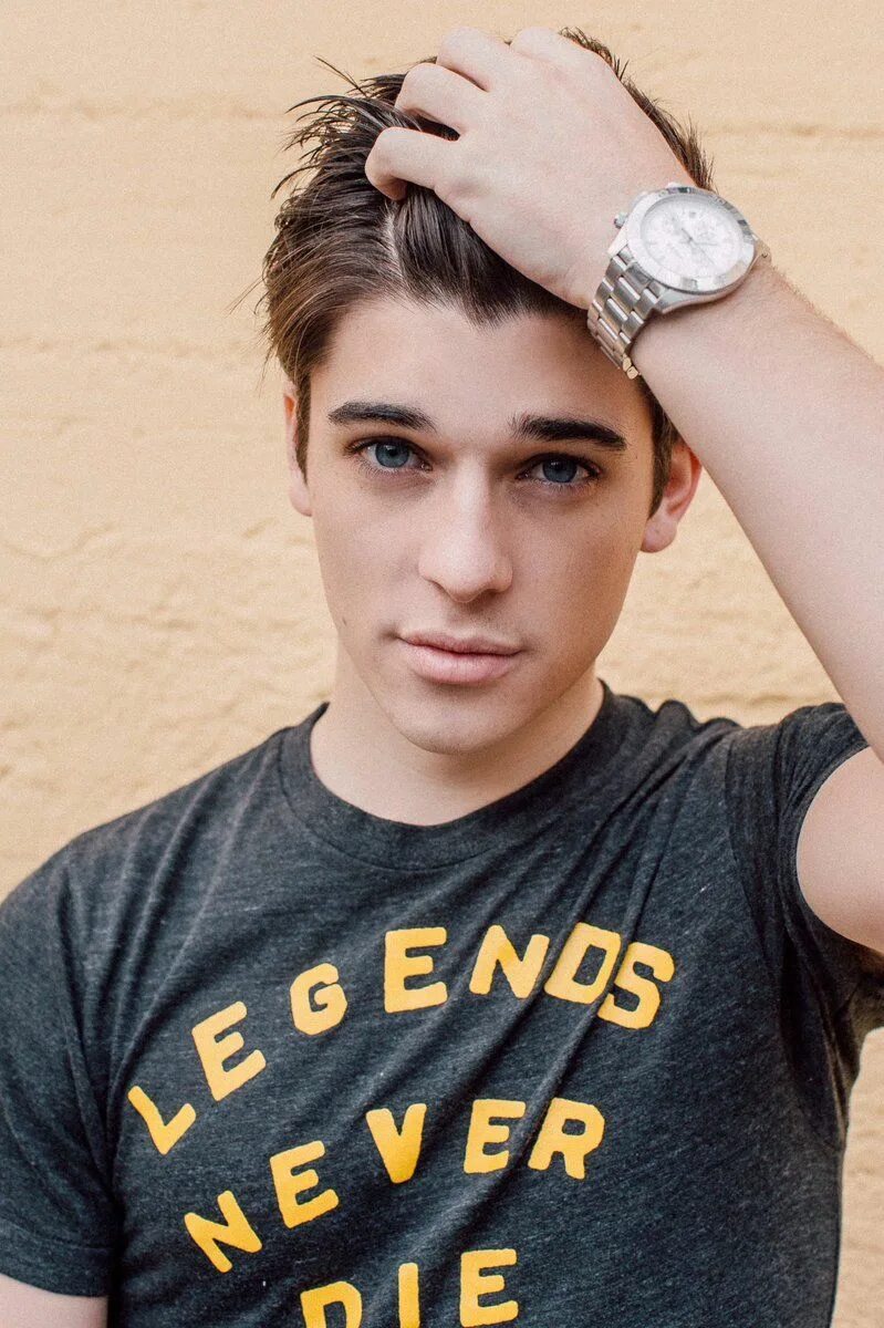 Мужчина 17. Sean o'Donnell. Sean o Donnell 20 лет. Sean o Donnell 15 лет. Sean o'Donnell 16 лет.