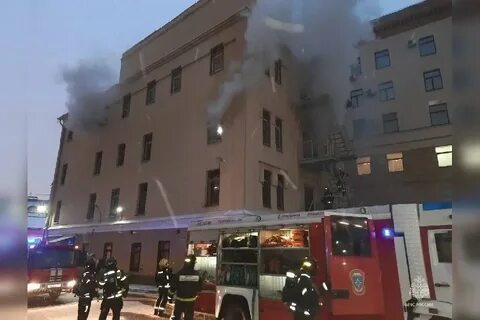 Горящее здание в москве