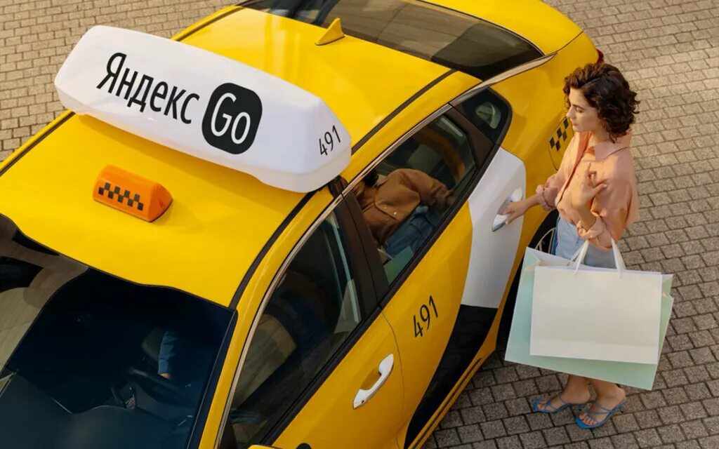 Такси картинки прикольные. Красивая девушка в такси. Отправьте мне такси. Смешные таксисты. Такси картинки.