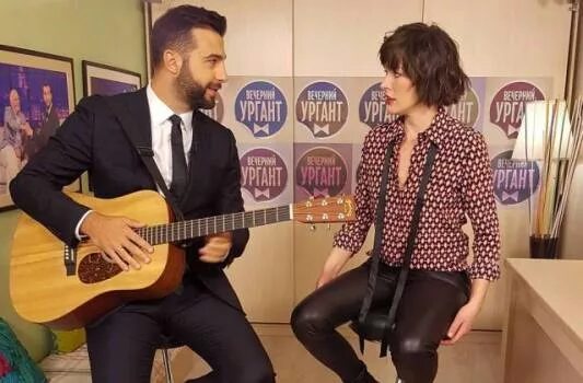 Милла ургант. Милла ургант. Милла ургант. Интервью мила йовович и ургант. Актриса у ивана урганта.