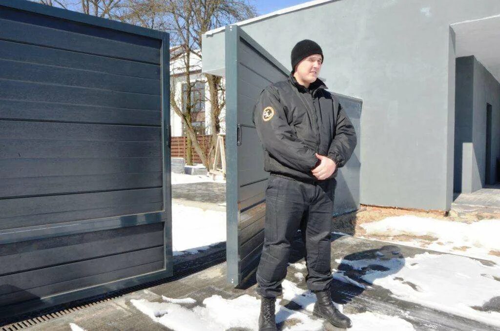 Работа охранником дома