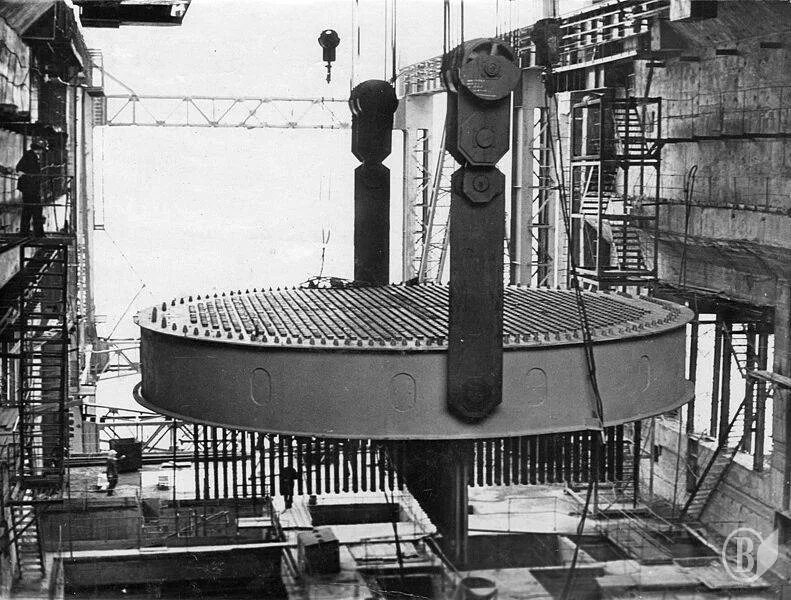 крышка реактора аэс. крышка реактора. полярный круг аэс. крышка реактора. крышка реактора.