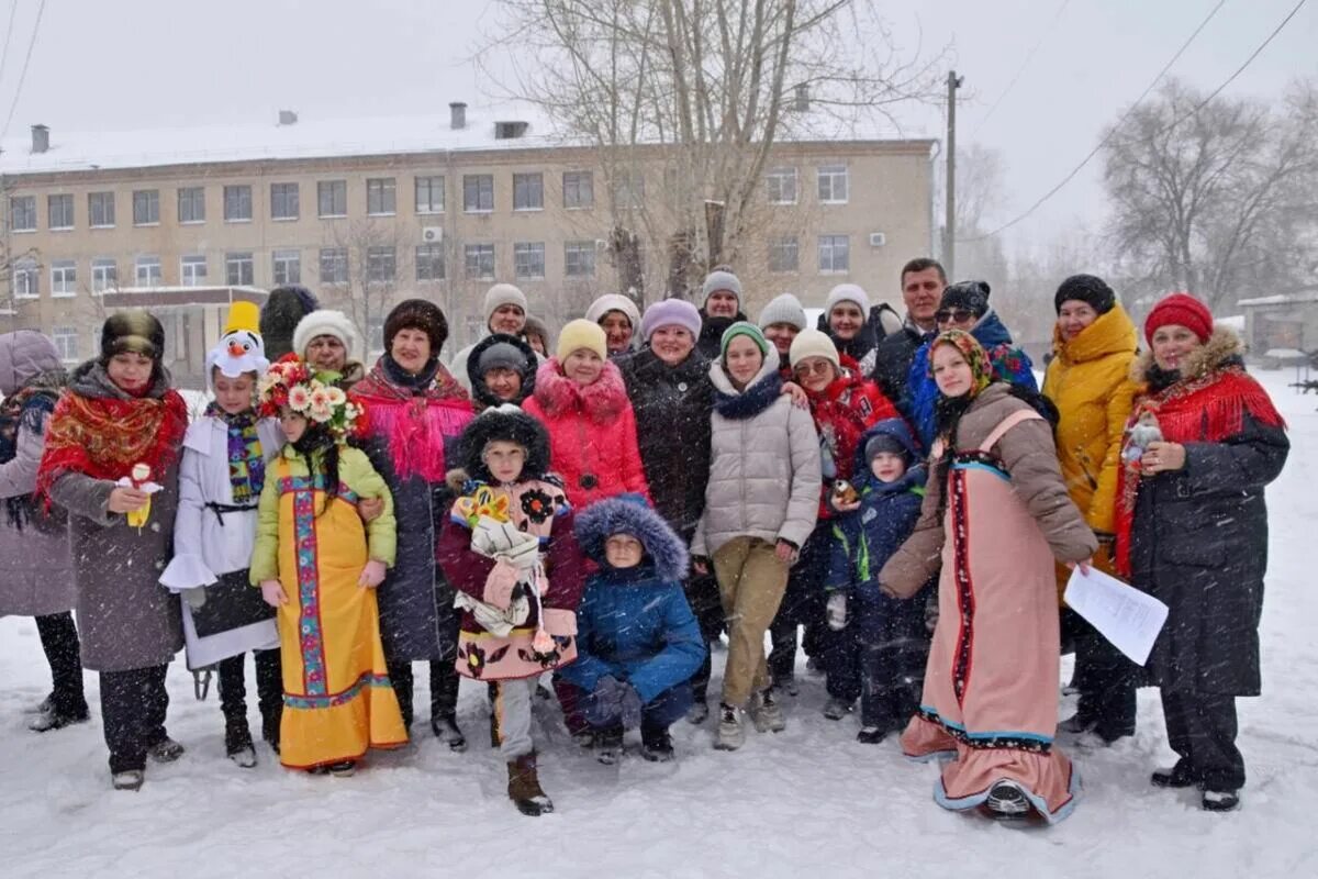 Масленица в южноуральске. Масленица из снега. Масленица Южноуральск. Масленица началась. Детский дом Южноуральск.