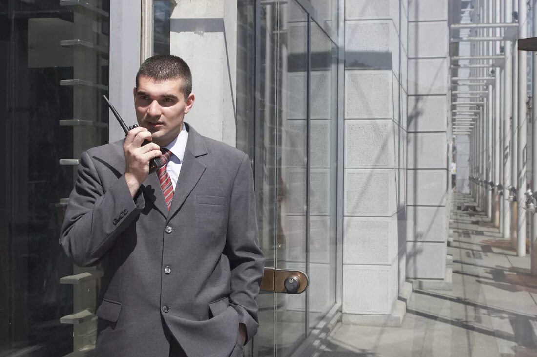 начальник охранной фирмы. охрана руководителя. начальник охраны. служба безопасности отеля. начальник охраны чоо.