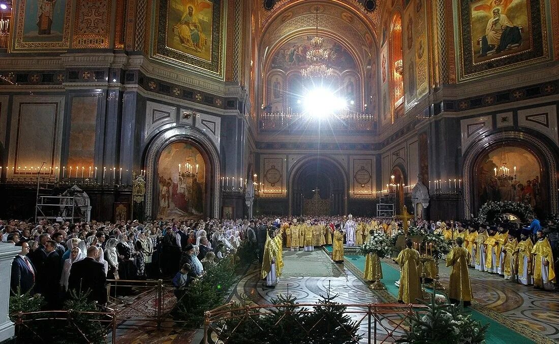 ночная рождественская служба в храме христа спасителя