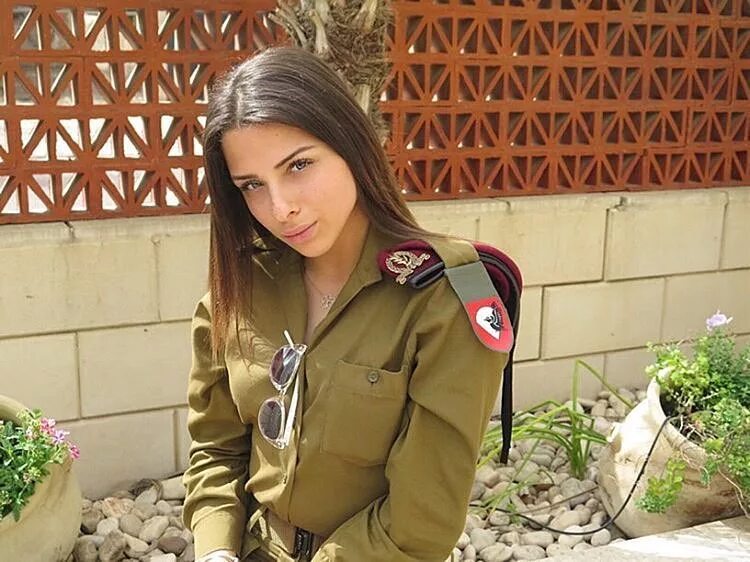 Sofia lerman армия. Красивые израильтянки. Красивые еврейки армии израиля. Израильская армия девушки. Красивые еврейки армии израиля.