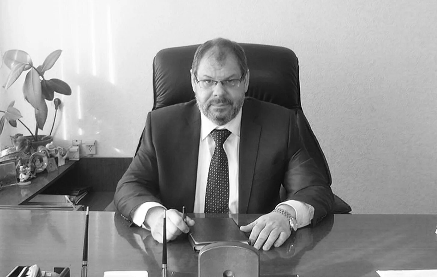Врач пензенская область каменка. Главный врач больницы галкин. главный врач каменская. главврач каменской больницы пензенской области еремин. главный врач каменской црб.