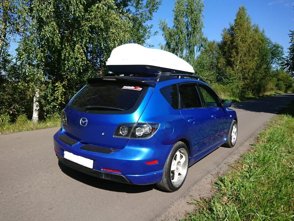 Мазда 3 бк хэтчбек с рейлингами. Рейлинги mazda 3 bk. Рейлинги мазда 3. Рейлинги мазда 3 bk хэтчбек. Мазда 3 бк с рейлингами.