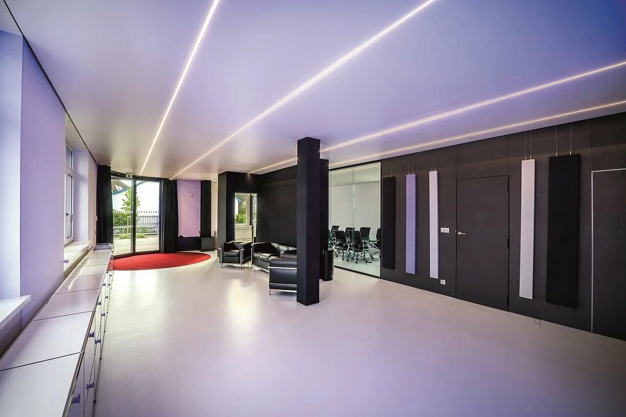 натяжные потолки. натяжной помещение потолок. натяжной помещение потолок. освещение общественных зданий. освещение в офисе.