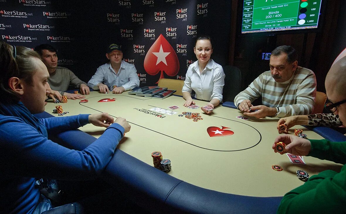 Покер Россия. Российские игроки в Покер. Подпольное казино Покер. Pokerstars в России. Можно играть в покер в россии