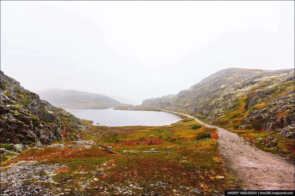 Мурманск фьорды лиинахамари. Лиинахамари фьорды. Кольские фьорды ноябрь. Фьорды баренцева моря. Териберка океан.