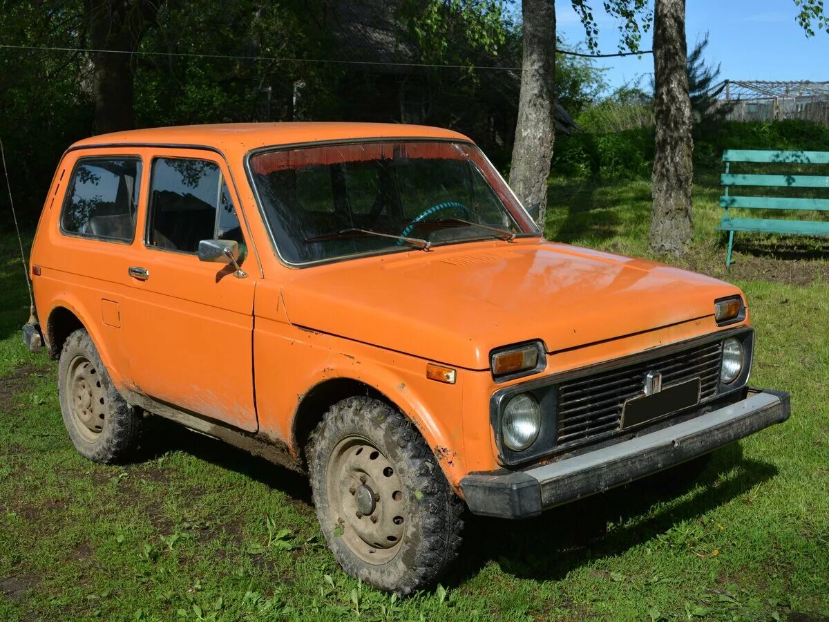 Оранжевая нива раптор. Нива цвет 111. Оранжевая нива. Нива 4х4 оранж эдишн. Оранжевая нива.