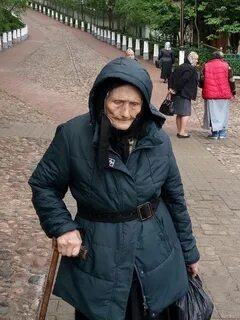 Год нету бабушки