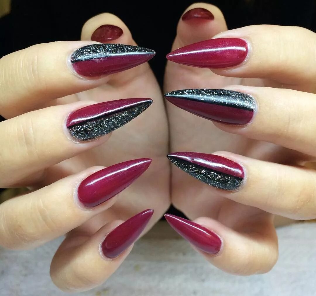 маникюр на длинные ногти острые. стилеты 2022. маникюр на длинные ногти острые. идеи маникюра на острые ногти. ногти стилеты 2022.