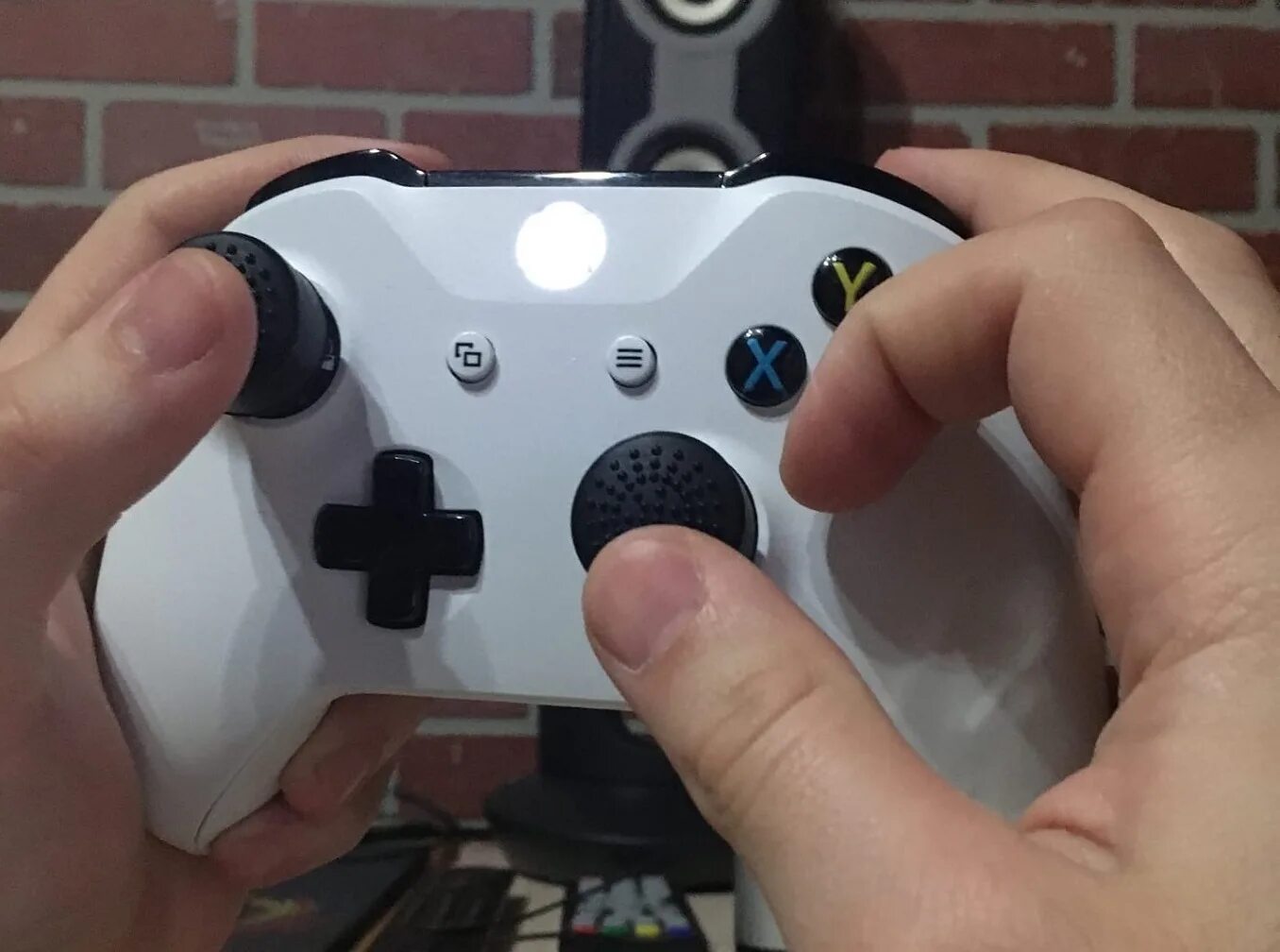 Как играть с геймпада на телефоне. Метод Клоу для геймпада Xbox. Claw Grip Dualshock 4. Метод Claw для геймпада ps4. Метод Клоу для геймпада ps4.