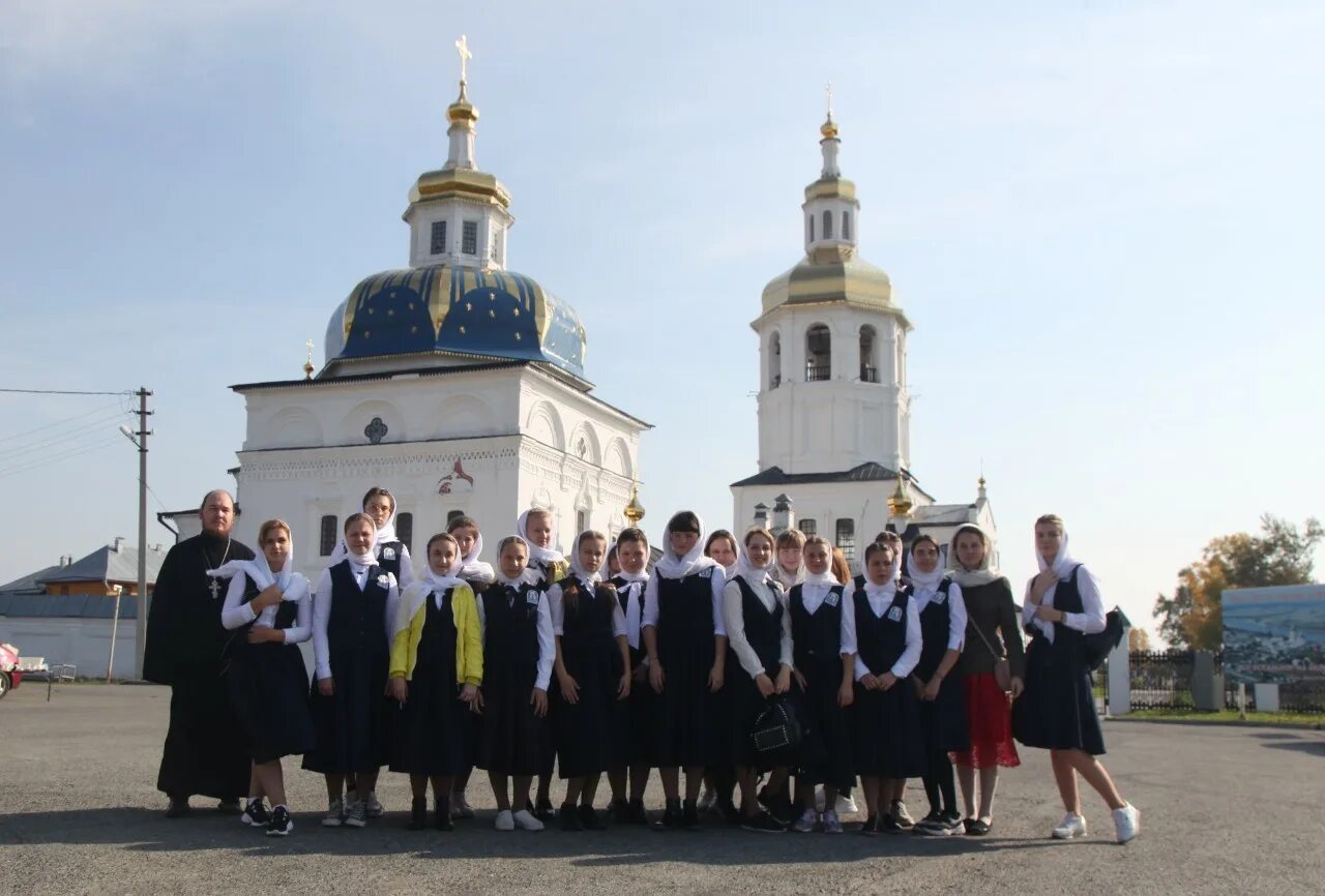 Православный гимназий класс. Тобольская православная гимназия. Тобольская православная гимназия ученики. Православная гимназия митрополита Тобольского. Картинки православная гимназия Тобольск.