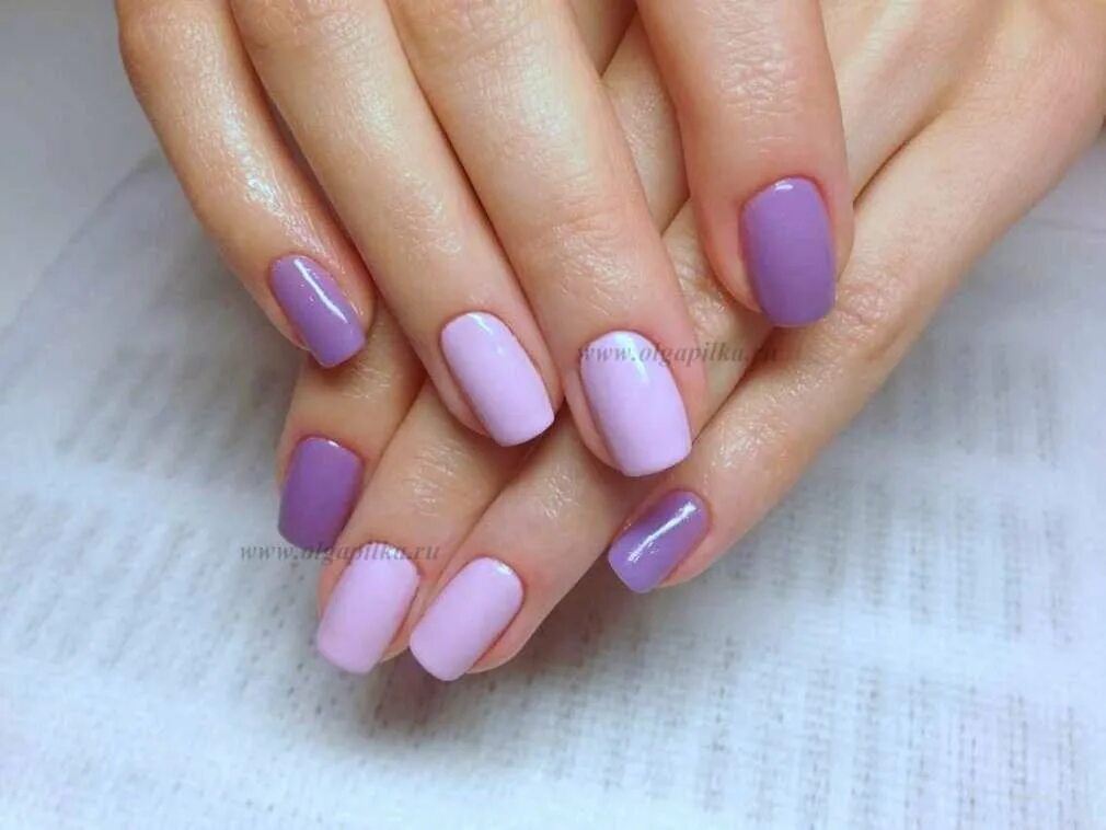Однотонное покрытие шеллак на короткие ногти. Маникюр переходящий из одного цвета. Гель лака два цвета. Разноцветные лаки. Двухцветный маникюр на короткие ногти.