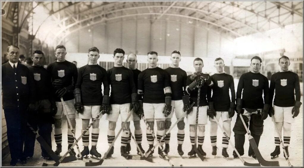Первая хоккейная команда. 1920 Год Олимпийские игры хоккей. VII олимпиады. Антверпен, 1920г. Первая хоккейная команда Канады 1904.