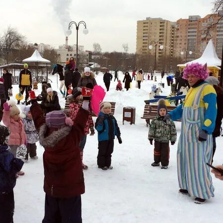 Каток люберцы парк. Наташинский парк Люберцы зимой. Каток Люберцы Наташинский парк. Каток Наташинские пруды Люберцы. Каток Наташинские пруды.