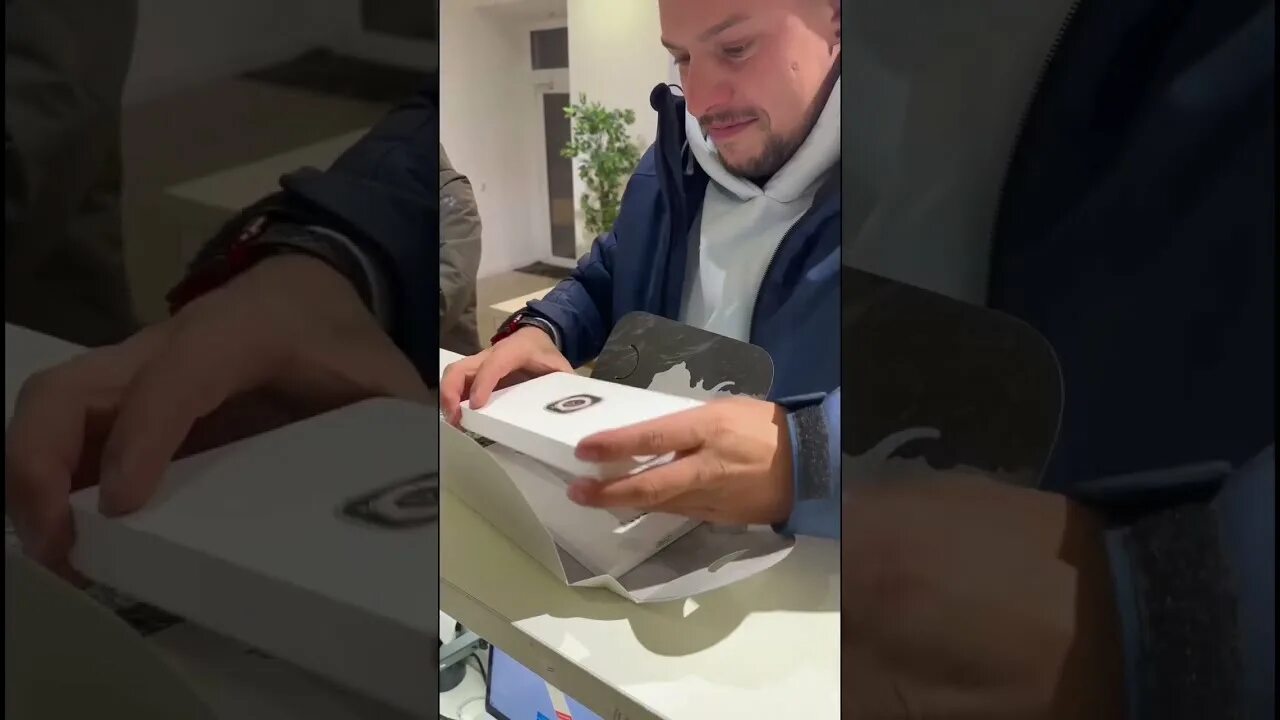 Распаковка apple watch. Apple watch ultra распаковка. эппл вотч 8 распаковка. apple watch ultra 2 распаковка. распаковка апл вотч ультра.