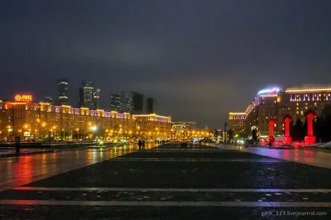 Кутузовская ночью