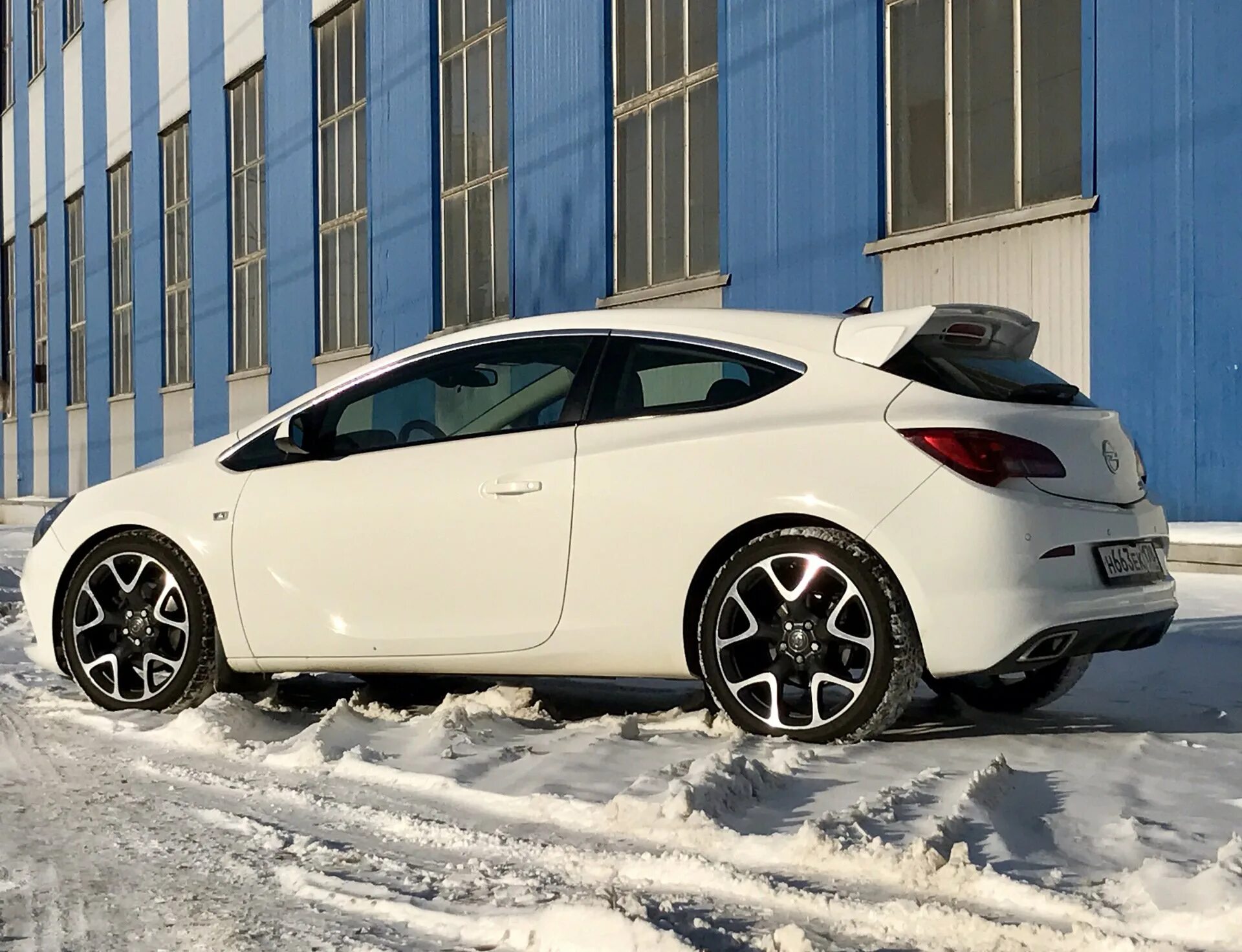 Opel Astra GTC диски r19. Диски на Опель GTC r18. Opel Astra GTC J диски 18. R opel