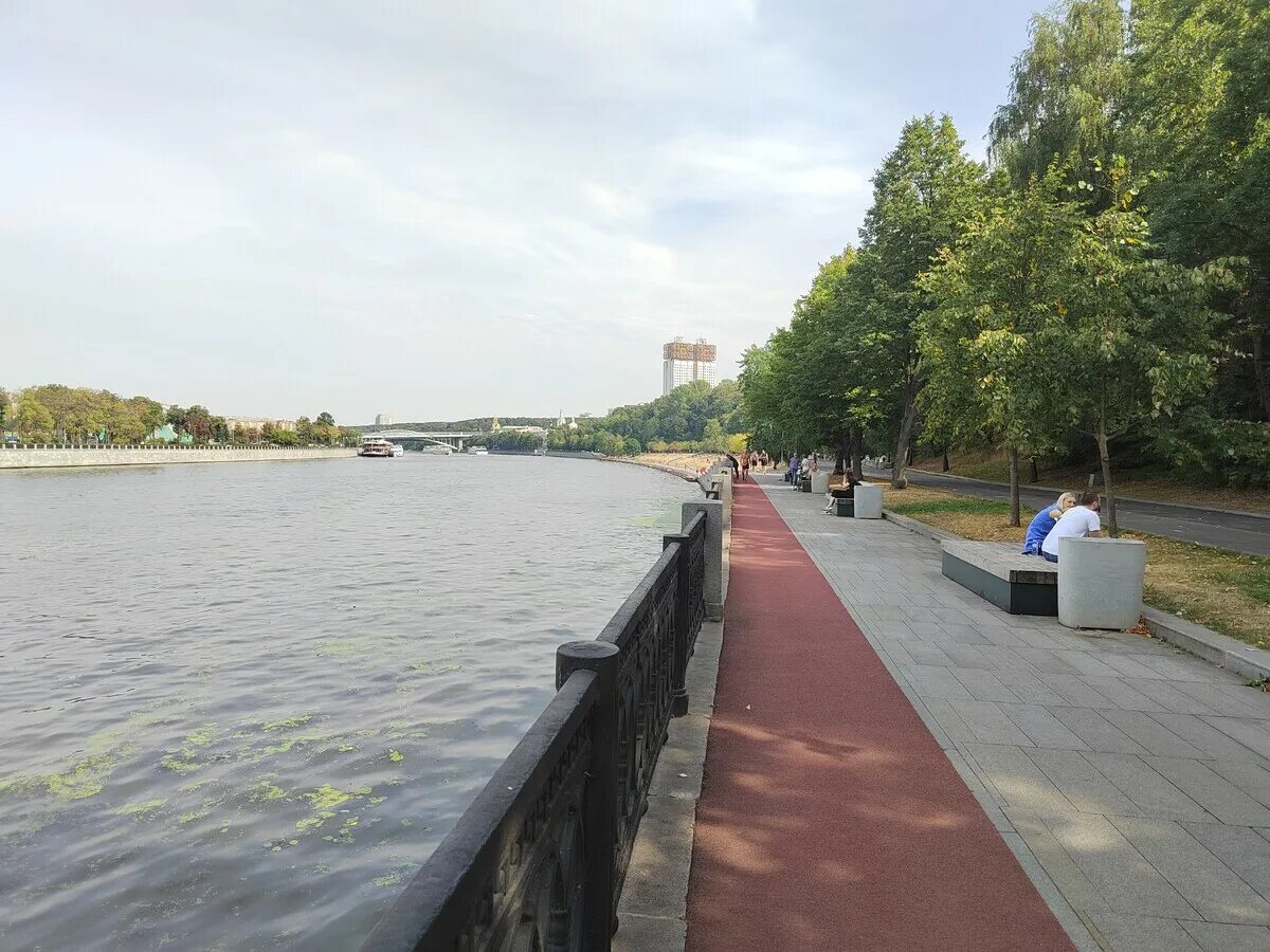 Много набережных