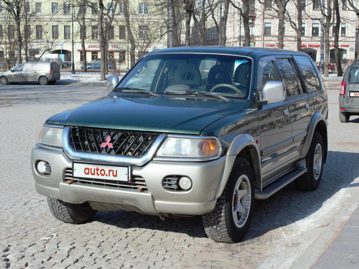 Mitsubishi pajero 2000