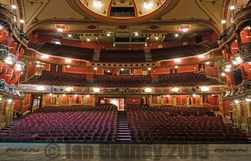 Bristol - Hippodrome. Stalls в театре. Dress circle в театре. Места в театре по английски. Theater vocabulary