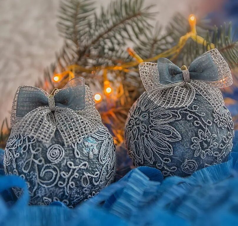елочные игрушки в винтажном стиле. новогодние игрушки ручной работы. новогодний декор ручной работы. елочные украшения ручной работы. стильные новогодние игрушки.