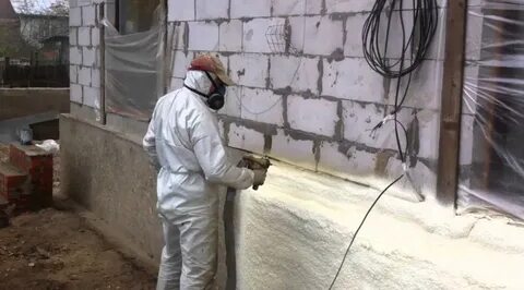 Утепление дома снаружи пеной напылением
