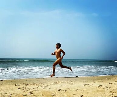Milind Soman runs nude on Goa beach to mark 55th birthday, picture is viral...
