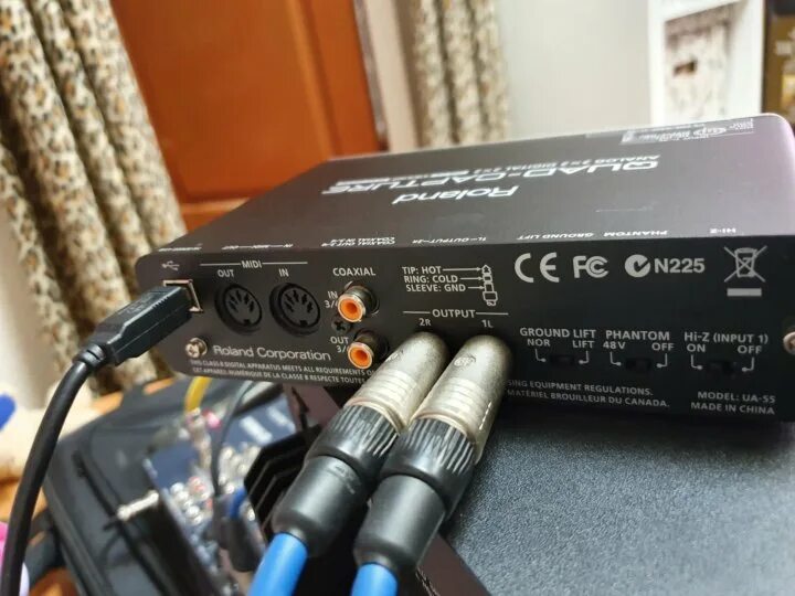 Roland quad capture. Roland quad-capture ua-55. микрофонный кабель roland quad rmc-gq10 3м. roland ua 55 rta.